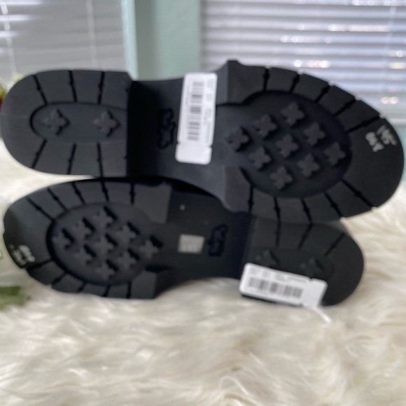 NWT COACH
Lyden Leather Chelsea Booties - Picture 8 of 11